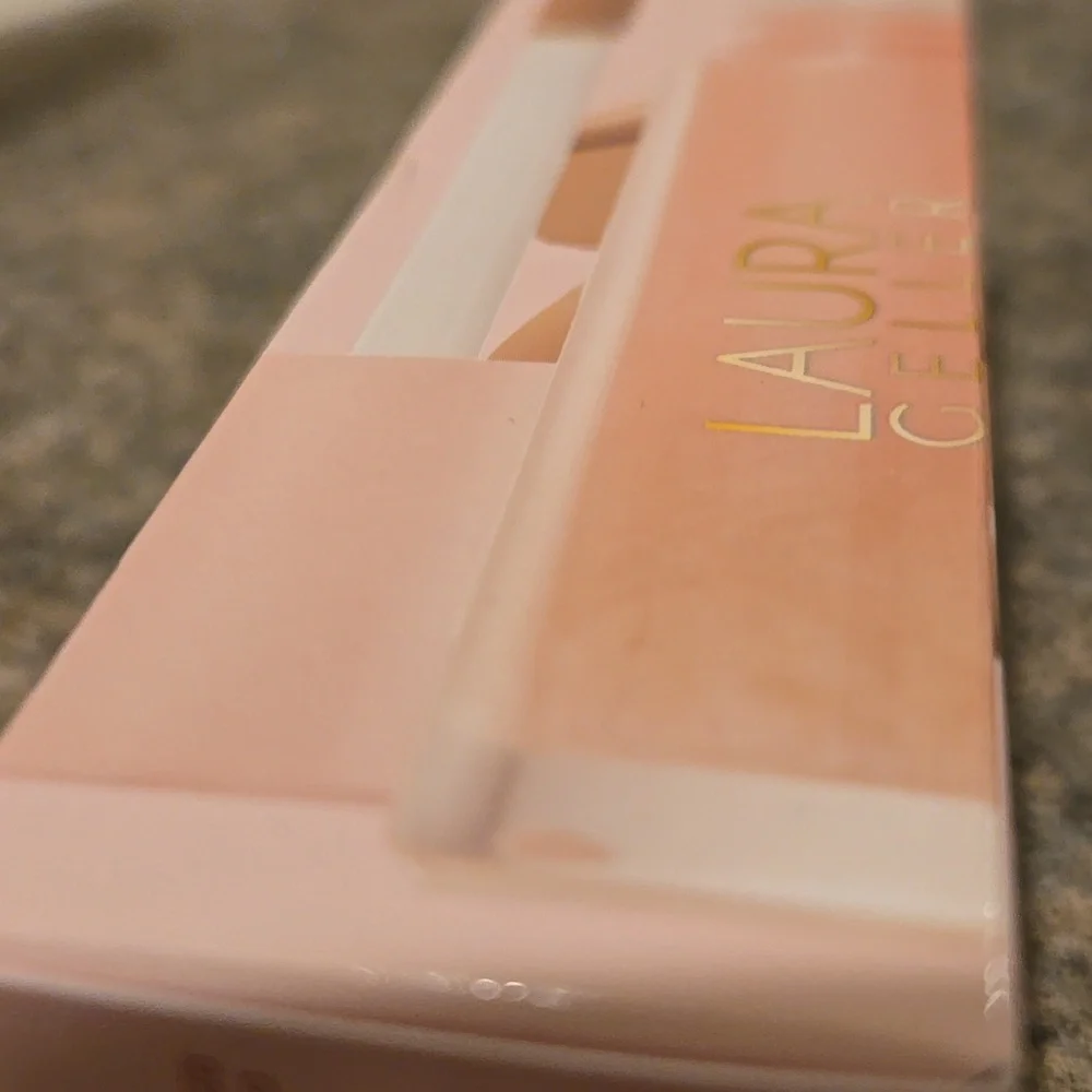 Laura Geller hydrating liquid foundation medium Nwot